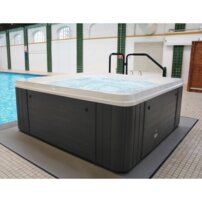 Komerčná vírivka s prelivom Riverflow a systémom pieskovej filtrácie