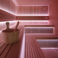 AWT THE CUBE X7-R PRO Hemlock exteriérová sauna s pergolou 300x635 12kW EOS BIO Cubo