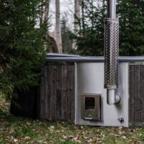 Štvorcová kúpacia kaďa, integrovaná pec 220×220