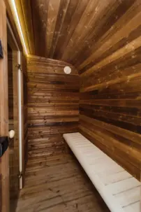 Zateplená LUX sauna s predsieňou 245 × 340 cm – Thermo Wood