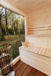 LUX REVERSE sauna s predsieňou 245 × 400 cm