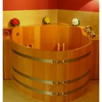 Blumenberg – handcrafted wooden hot tubs made of larch or Kambala wood.