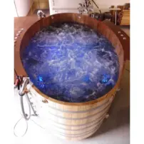 Blumenberg – handcrafted wooden hot tubs made of larch or Kambala wood.
