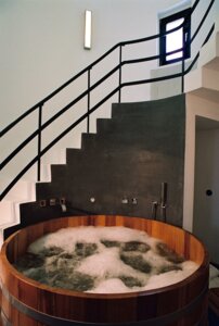 Vírivá vaňa s masážou, drevo Kambala/Smrekovec