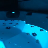 Vonkajšia vírivka Prémium 2100x1700x800