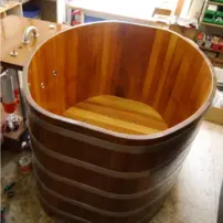 Blumenberg – handcrafted wooden hot tubs made of larch or Kambala wood.