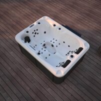 Vírivka Beach 210x155x83cm